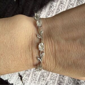 Silver-tone Clear Swarovski Crystal Floral Vine Bracelet - *NEW